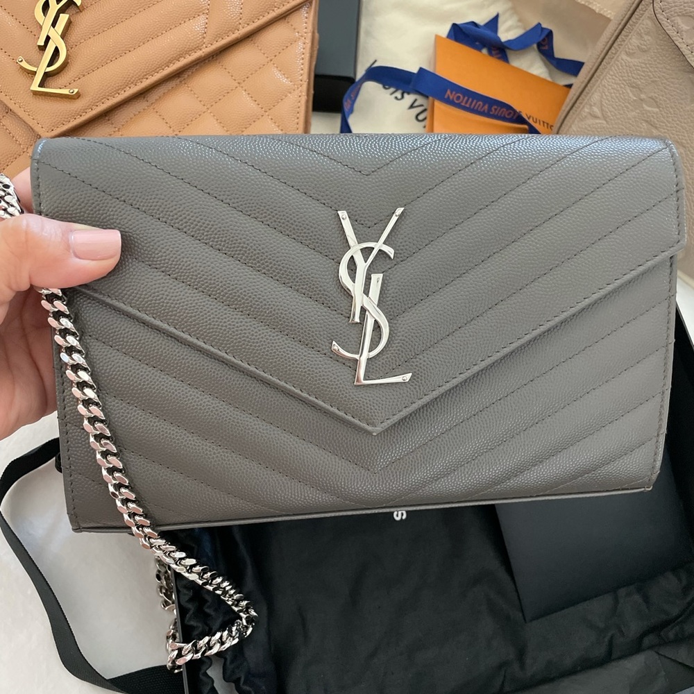 ❌SOLD❌YSL Large Grain de Poudre Wallet on Chain